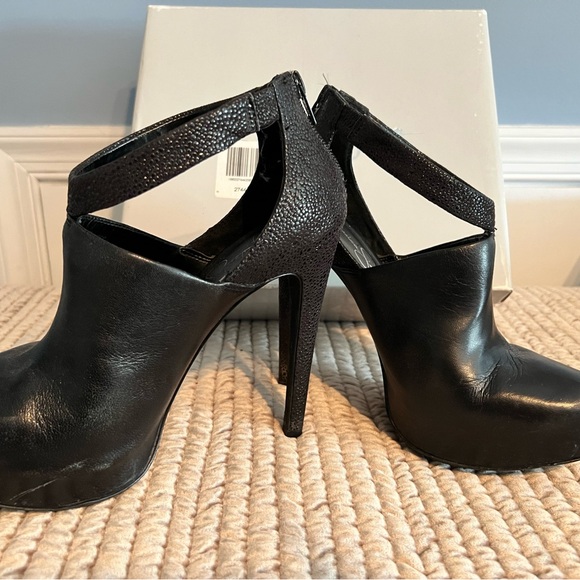 Jessica Simpson Black Fionna Heels - Picture 1 of 9